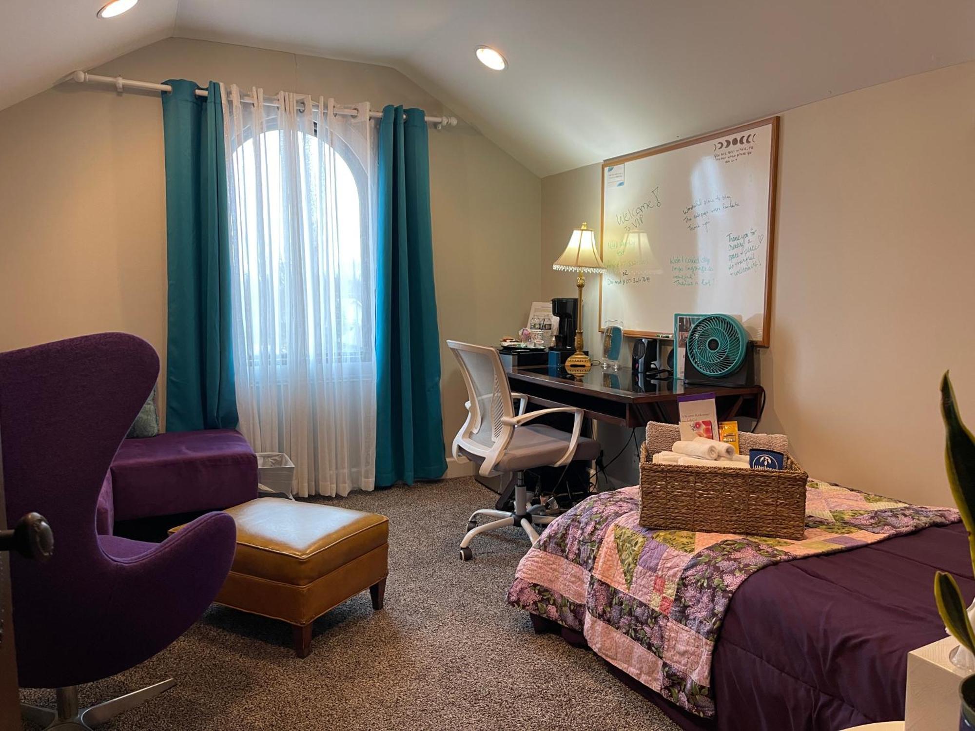Vip Suites For Business Women, Nurses, College Moms Traveling To Indianapolis Exterior photo