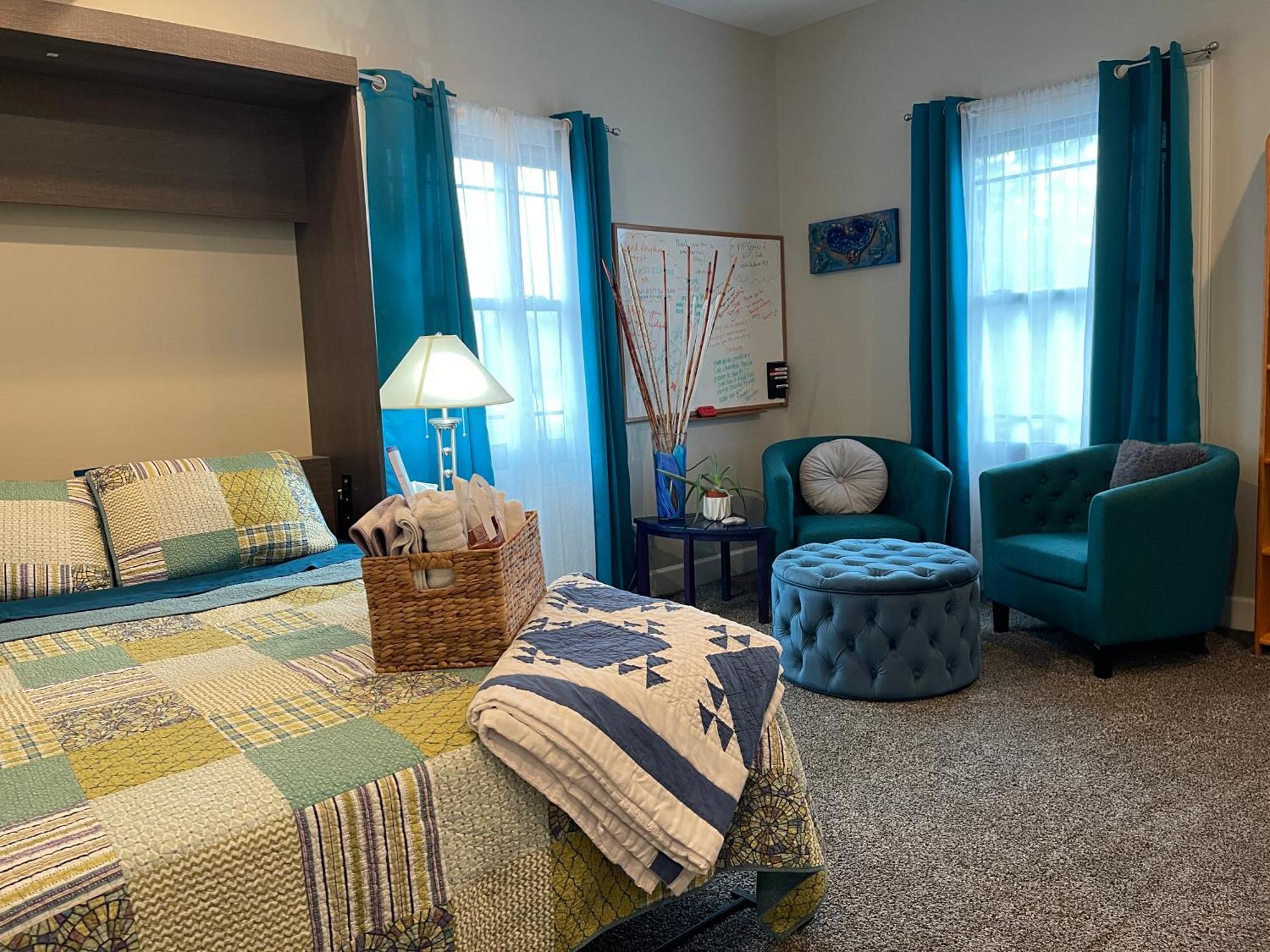 Vip Suites For Business Women, Nurses, College Moms Traveling To Indianapolis Exterior photo