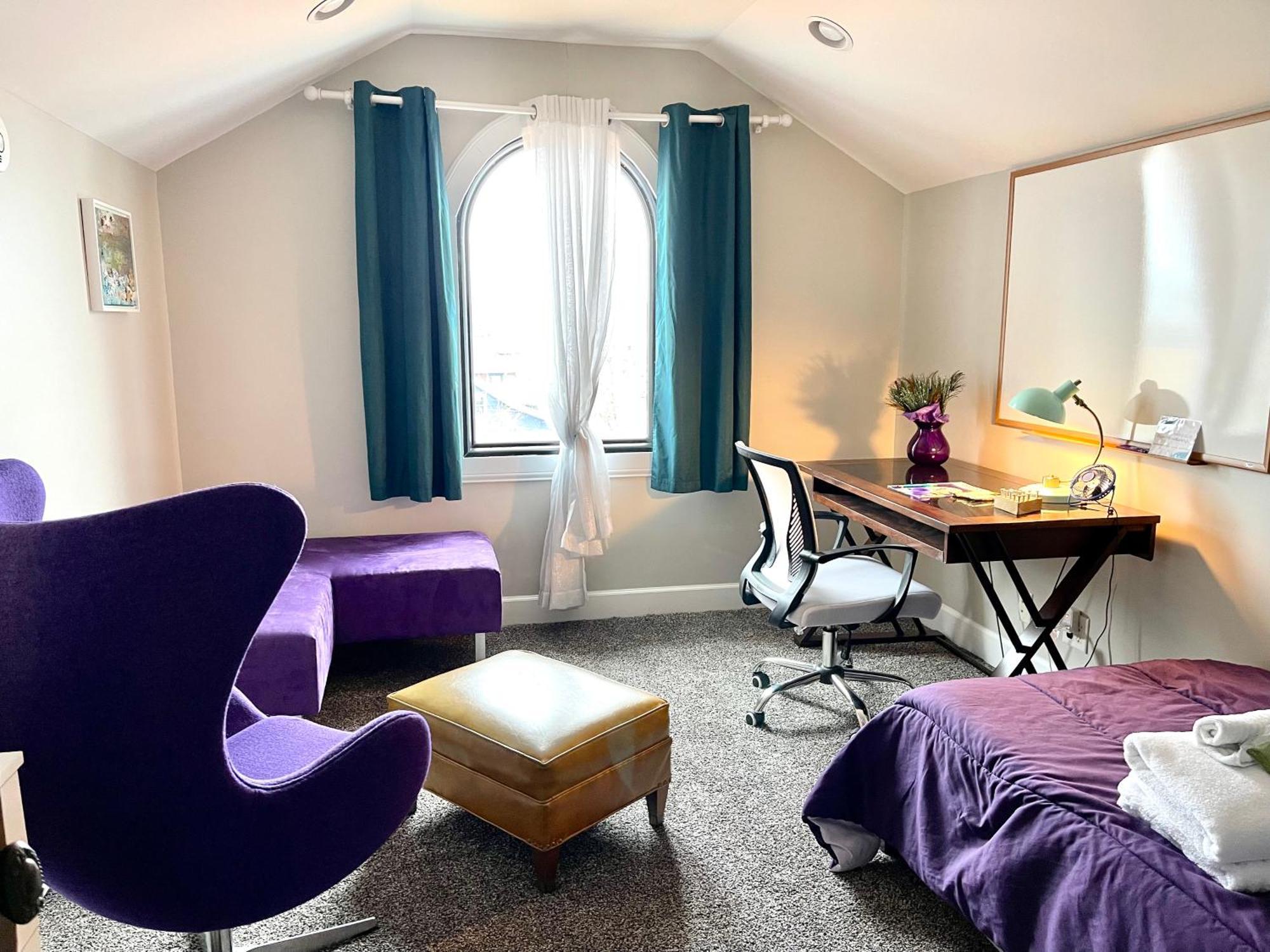 Vip Suites For Business Women, Nurses, College Moms Traveling To Indianapolis Exterior photo