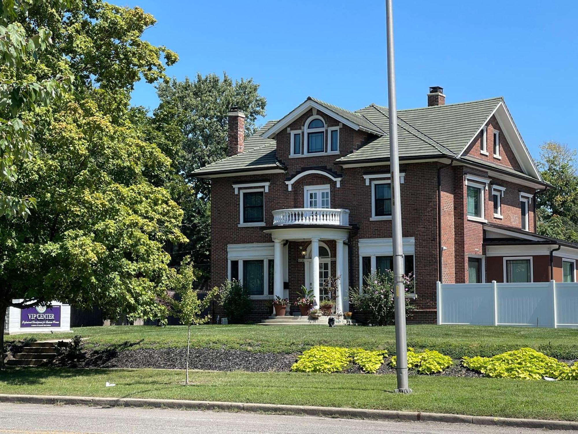 Vip Suites For Business Women, Nurses, College Moms Traveling To Indianapolis Exterior photo